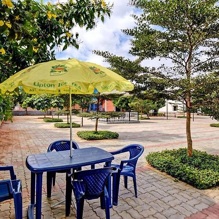 Hotel Rashi Comforts By Coastal Dine Dobbaspet Exterior foto