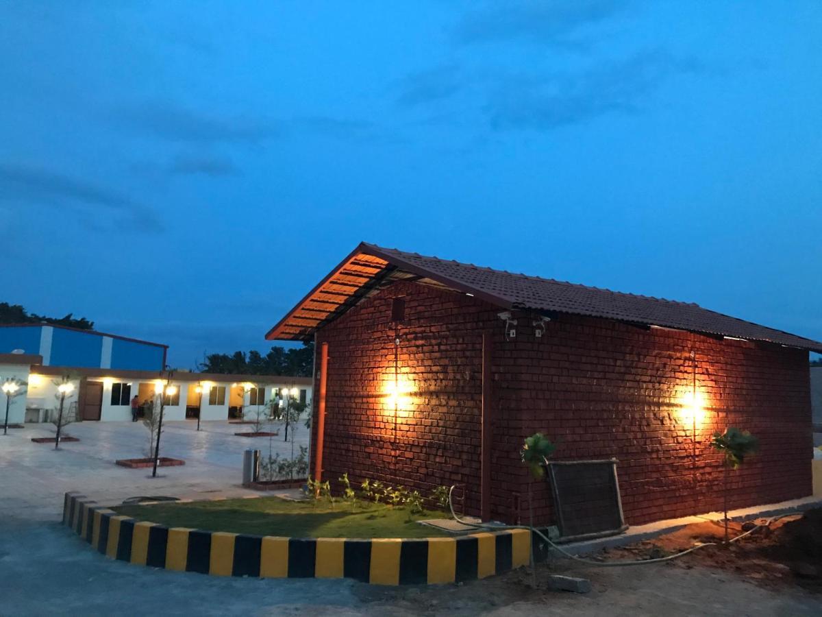 Hotel Rashi Comforts By Coastal Dine Dobbaspet Exterior foto