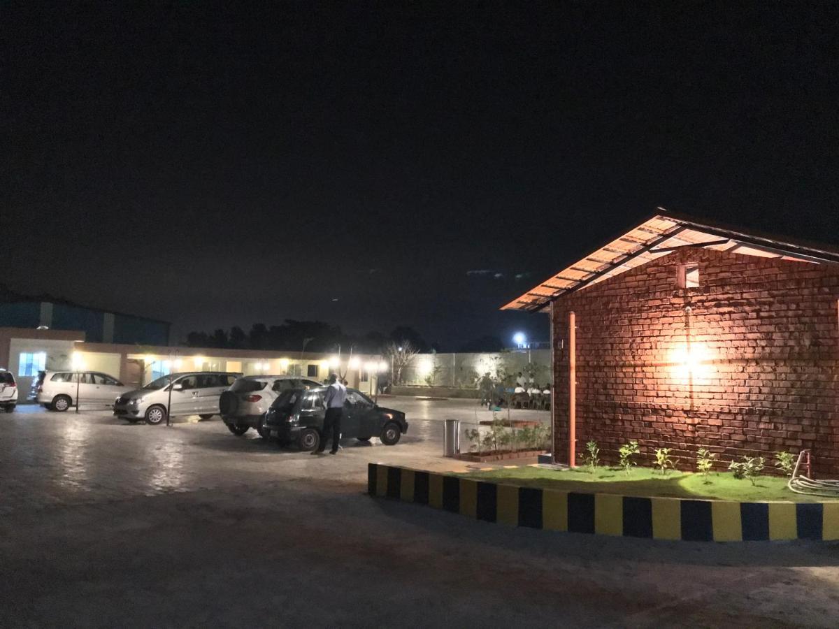 Hotel Rashi Comforts By Coastal Dine Dobbaspet Exterior foto